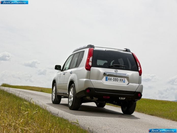 2011 Nissan X-trail - фотография 21 из 31