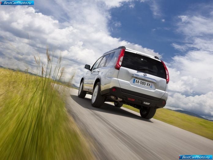 2011 Nissan X-trail - фотография 22 из 31