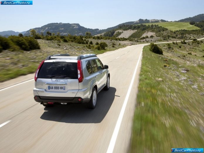 2011 Nissan X-trail - фотография 24 из 31