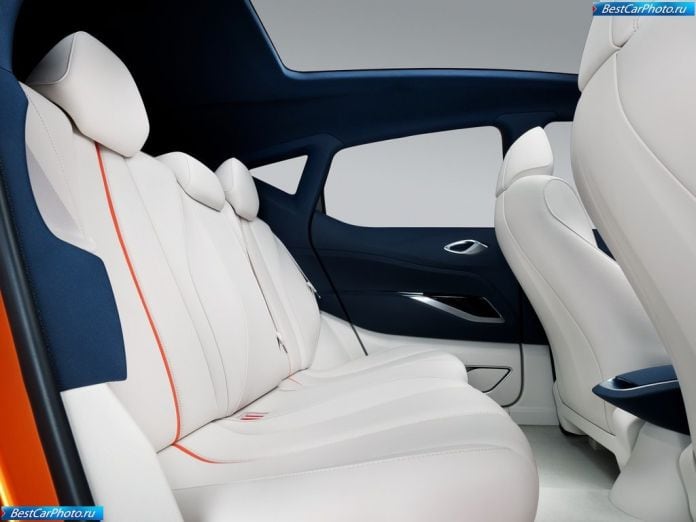 2012 Nissan Invitation Concept - фотография 30 из 34