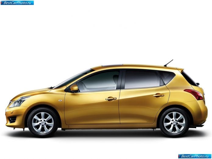 2012 Nissan Tiida - фотография 3 из 10 2012 Nissan Tiida - фотография 3 из 10