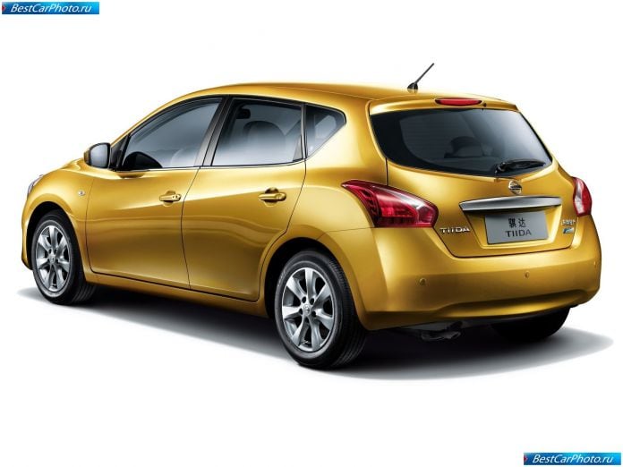 2012 Nissan Tiida - фотография 5 из 10 2012 Nissan Tiida - фотография 5 из 10