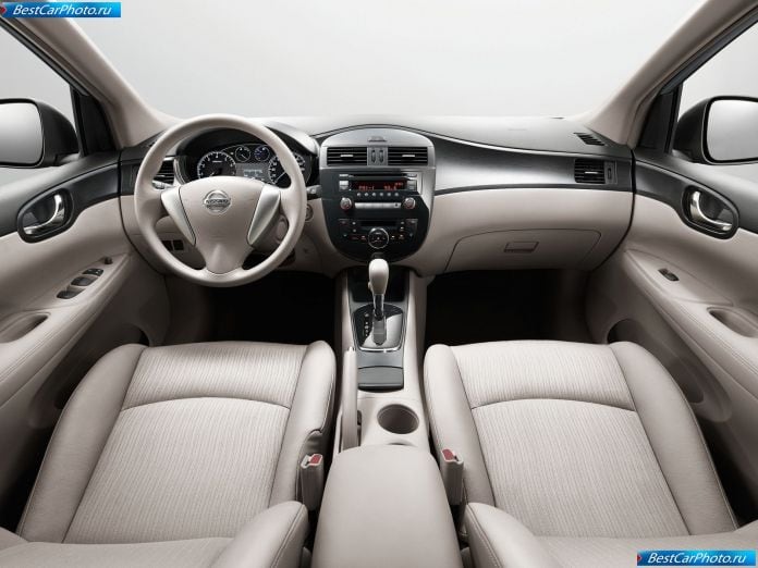 2012 Nissan Tiida - фотография 7 из 10 2012 Nissan Tiida - фотография 7 из 10