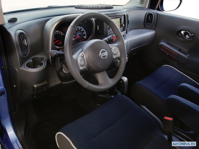 2012 Nissan Cube Indigo Blue - фотография 11 из 13 2012 Nissan Cube Indigo Blue - фотография 11 из 13