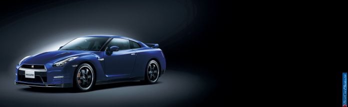 2013 Nissan GT-R - фотография 2 из 31