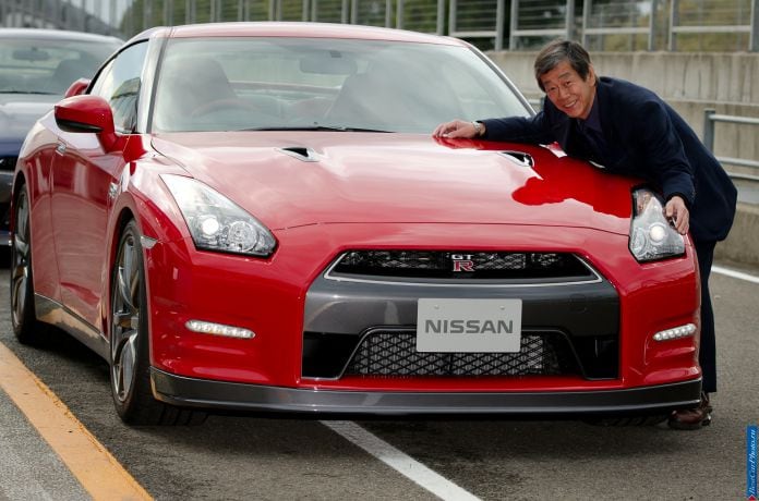 2013 Nissan GT-R - фотография 10 из 31