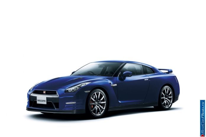 2013 Nissan GT-R - фотография 12 из 31