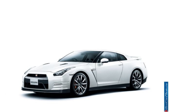 2013 Nissan GT-R - фотография 15 из 31