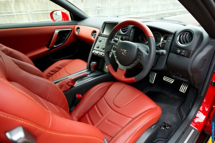 2013 Nissan GT-R - фотография 22 из 31 2013 Nissan GT-R - фотография 22 из 31