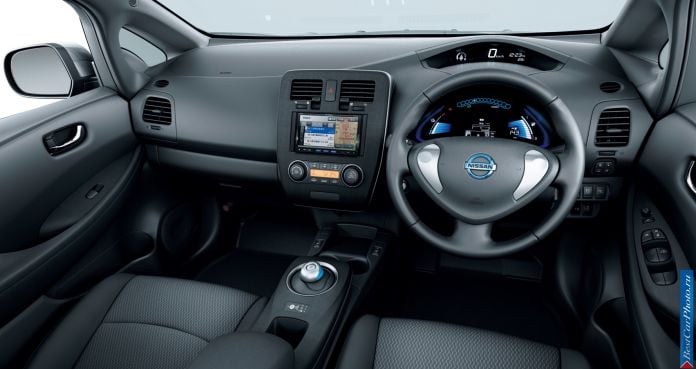 2013 Nissan Leaf - фотография 32 из 50 2013 Nissan Leaf - фотография 32 из 50