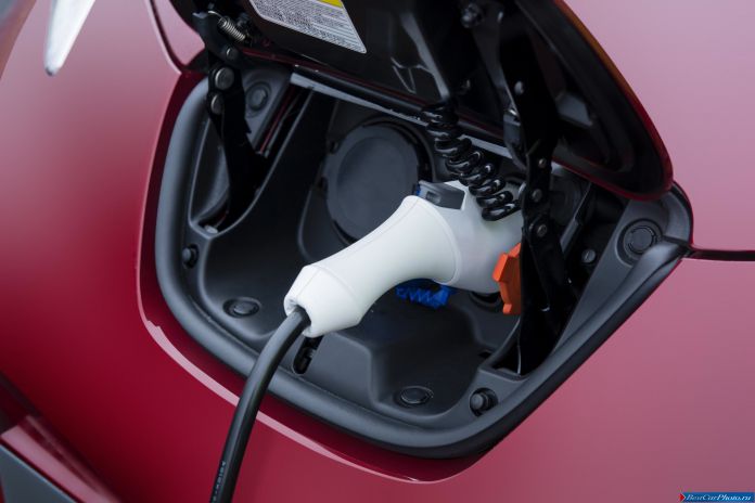 2013 Nissan Leaf EU-version - фотография 25 из 36