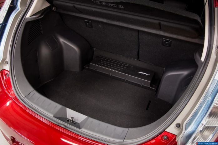 2013 Nissan Leaf EU-version - фотография 27 из 36
