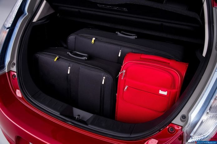 2013 Nissan Leaf EU-version - фотография 28 из 36