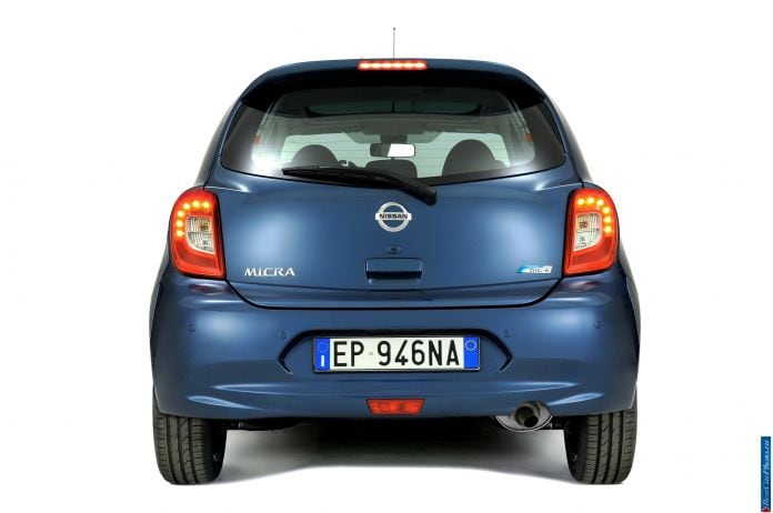 2013 Nissan Micra - фотография 22 из 28
