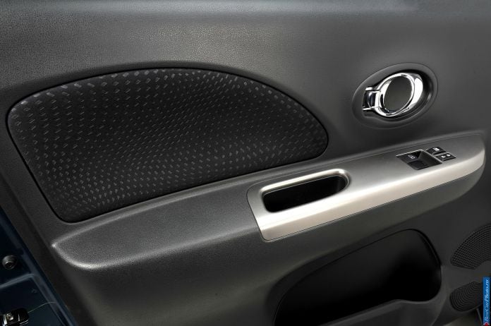 2013 Nissan Micra - фотография 27 из 28