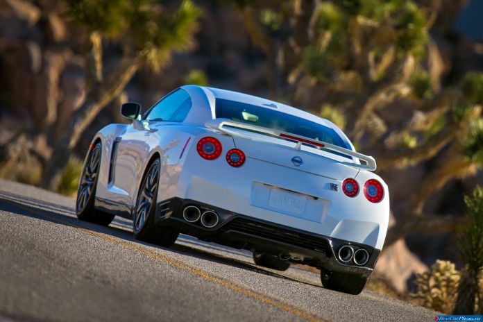 2014 Nissan GT-R - фотография 3 из 22
