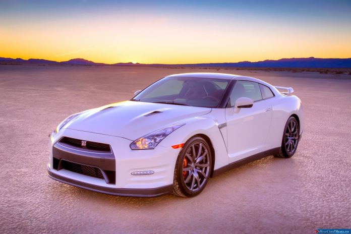 2014 Nissan GT-R - фотография 8 из 22