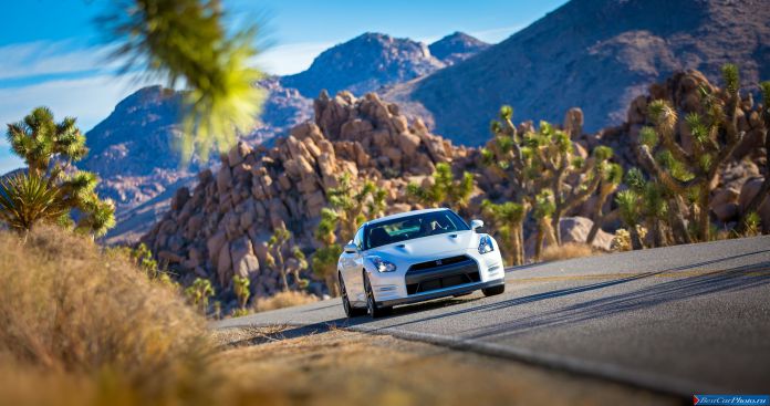 2014 Nissan GT-R - фотография 16 из 22