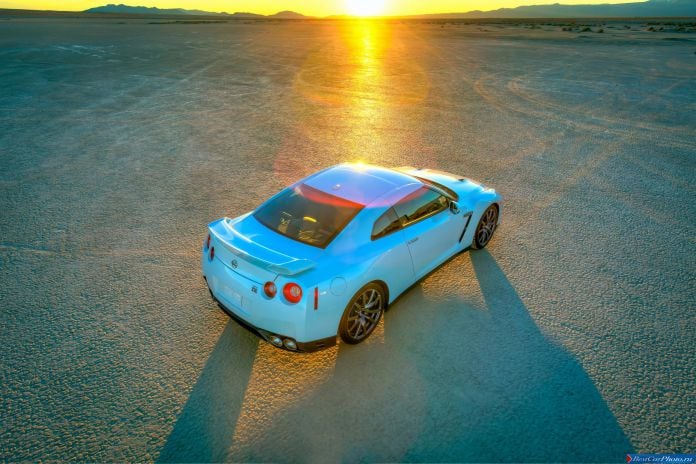 2014 Nissan GT-R - фотография 17 из 22