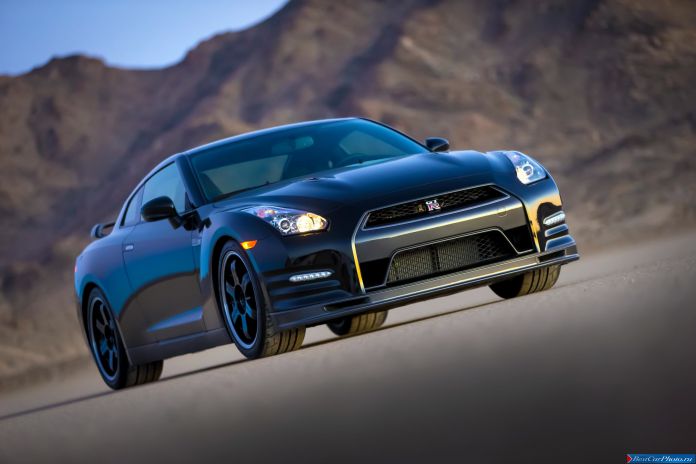 2013 Nissan GT-R Track Edition - фотография 2 из 53 2013 Nissan GT-R Track Edition - фотография 2 из 53