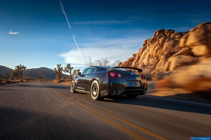 2013 Nissan GT-R Track Edition - фотография 3 из 53