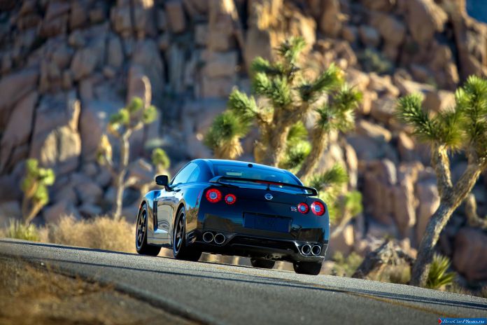 2013 Nissan GT-R Track Edition - фотография 14 из 53