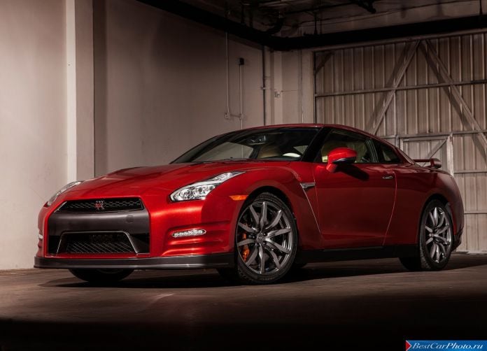 2015 Nissan GT-R - фотография 2 из 105