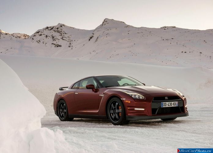 2015 Nissan GT-R - фотография 5 из 105