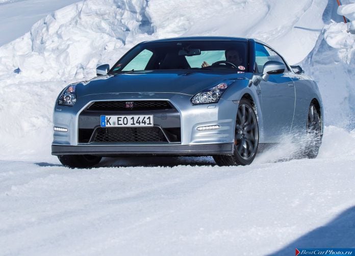 2015 Nissan GT-R - фотография 6 из 105