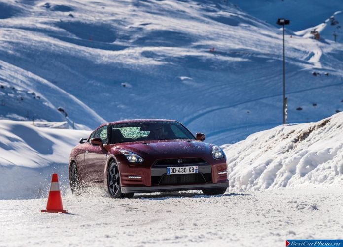 2015 Nissan GT-R - фотография 11 из 105 2015 Nissan GT-R - фотография 11 из 105
