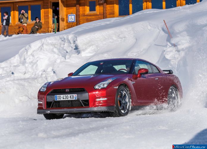 2015 Nissan GT-R - фотография 20 из 105 2015 Nissan GT-R - фотография 20 из 105