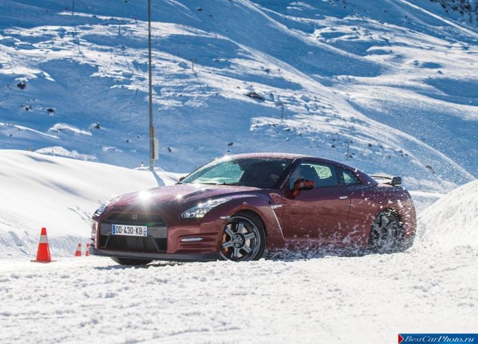 2015 Nissan GT-R - фотография 23 из 105 2015 Nissan GT-R - фотография 23 из 105