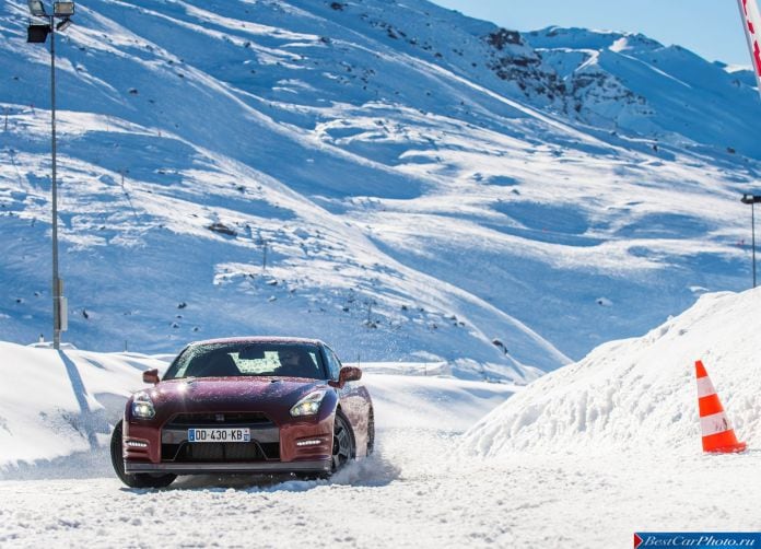 2015 Nissan GT-R - фотография 25 из 105 2015 Nissan GT-R - фотография 25 из 105