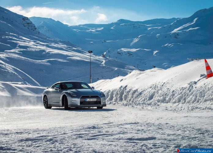 2015 Nissan GT-R - фотография 31 из 105 2015 Nissan GT-R - фотография 31 из 105