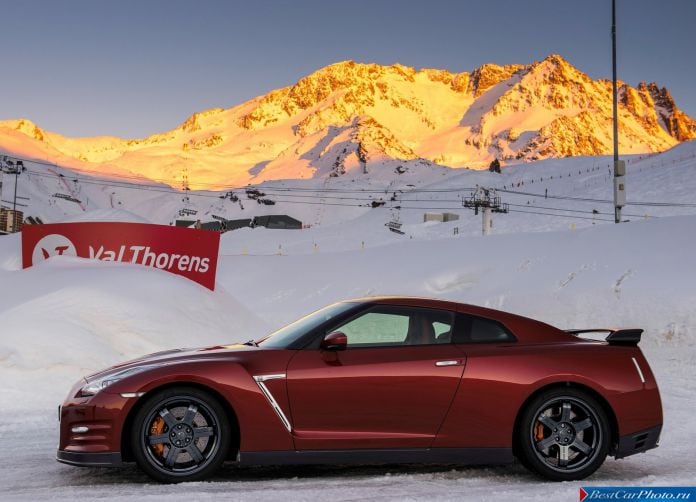 2015 Nissan GT-R - фотография 37 из 105 2015 Nissan GT-R - фотография 37 из 105