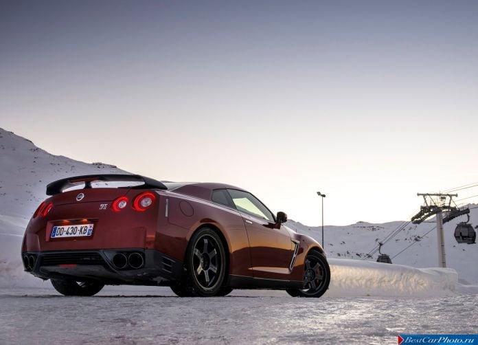2015 Nissan GT-R - фотография 43 из 105