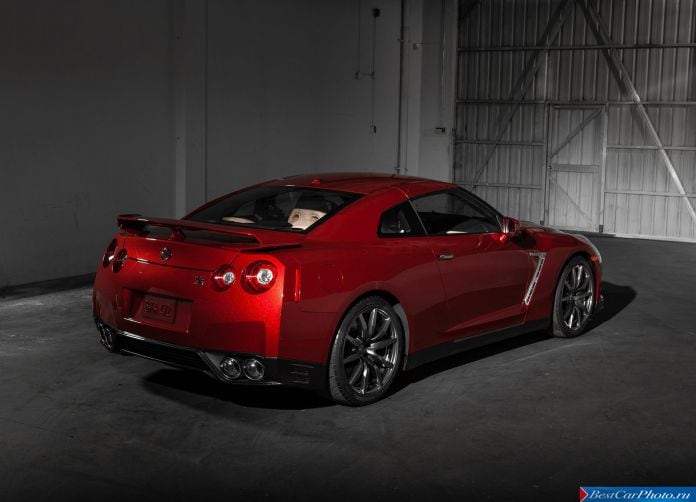 2015 Nissan GT-R - фотография 49 из 105