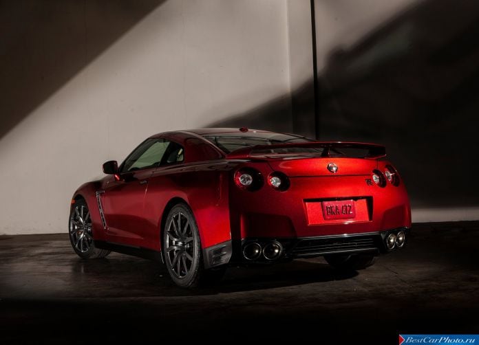 2015 Nissan GT-R - фотография 50 из 105