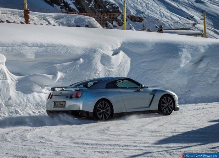 2015 Nissan GT-R - фотография 54 из 105
