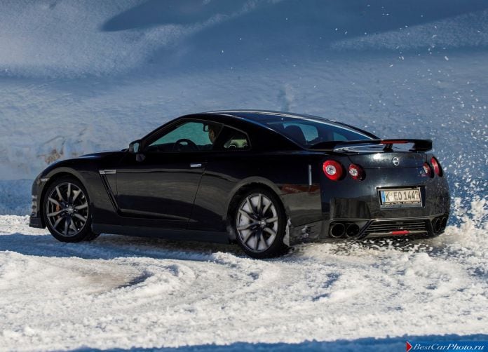2015 Nissan GT-R - фотография 56 из 105