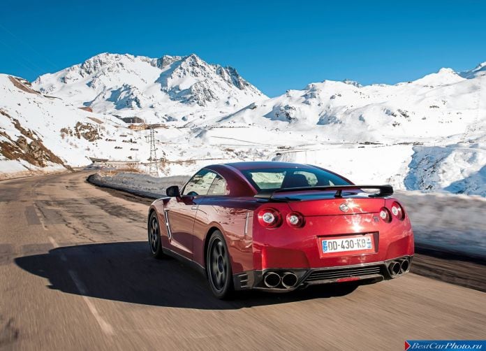 2015 Nissan GT-R - фотография 63 из 105
