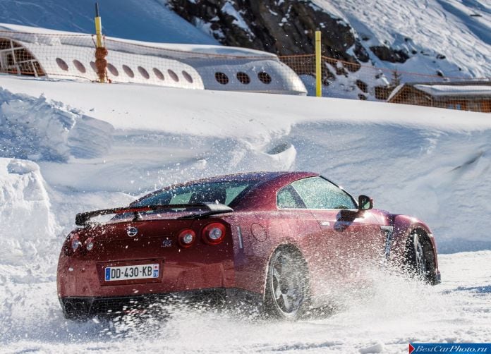 2015 Nissan GT-R - фотография 66 из 105 2015 Nissan GT-R - фотография 66 из 105