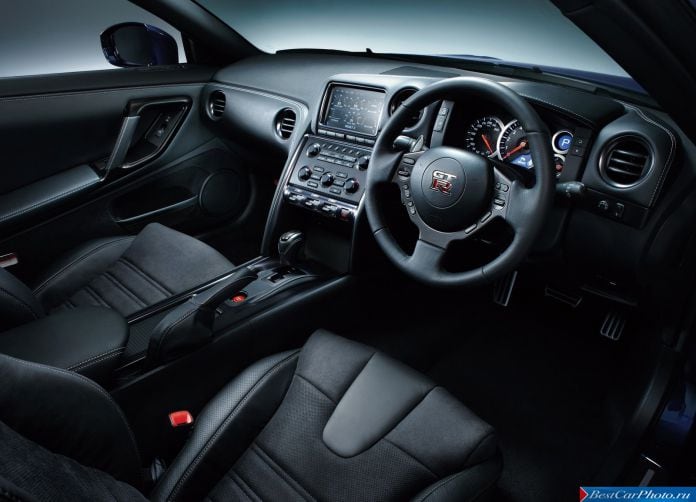 2015 Nissan GT-R - фотография 84 из 105