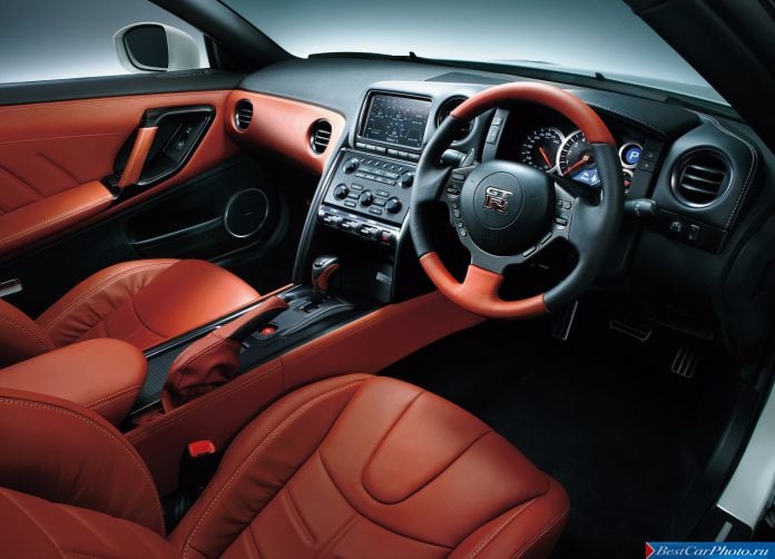 2015 Nissan GT-R - фотография 86 из 105 2015 Nissan GT-R - фотография 86 из 105
