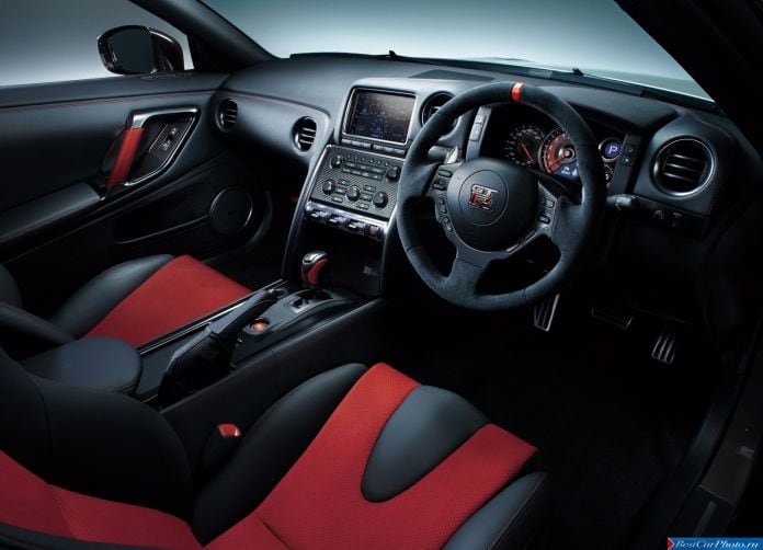 2015 Nissan GT-R Nismo - фотография 38 из 92