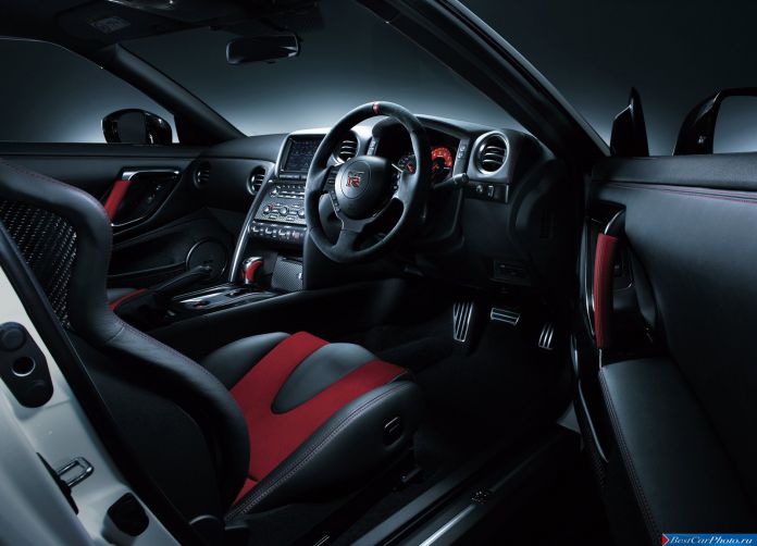 2015 Nissan GT-R Nismo - фотография 39 из 92