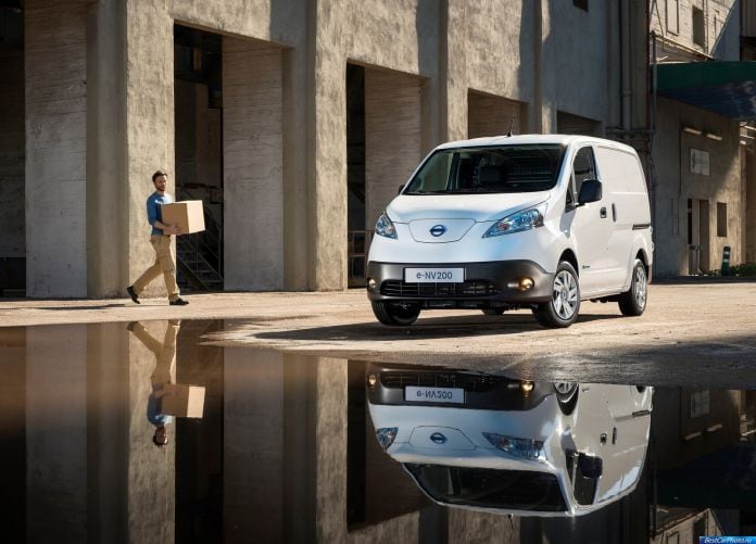 2015 Nissan e-NV200 - фотография 8 из 56