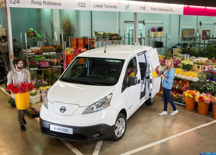 2015 Nissan e-NV200 - фотография 11 из 56 2015 Nissan e-NV200 - фотография 11 из 56
