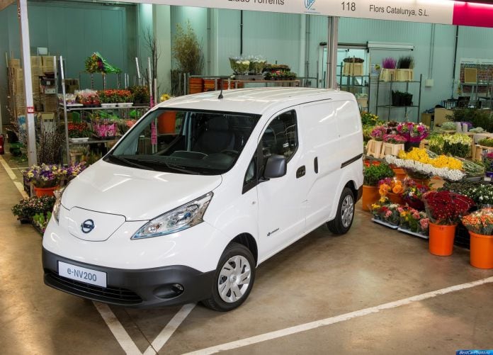 2015 Nissan e-NV200 - фотография 13 из 56