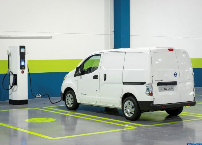 2015 Nissan e-NV200 - фотография 21 из 56 2015 Nissan e-NV200 - фотография 21 из 56